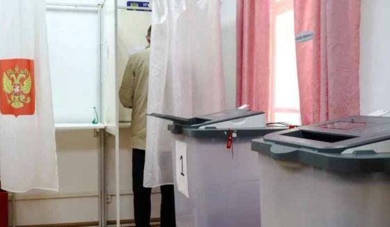 В Петербурге открылись избирательные участки