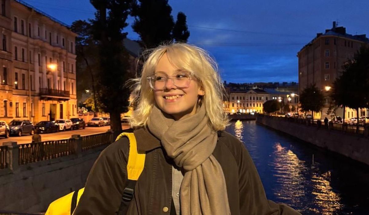 Певицу Логинову задержали в Петербурге, сообщил источник Певицу Логинову задержали в Петербурге, сообщил источник