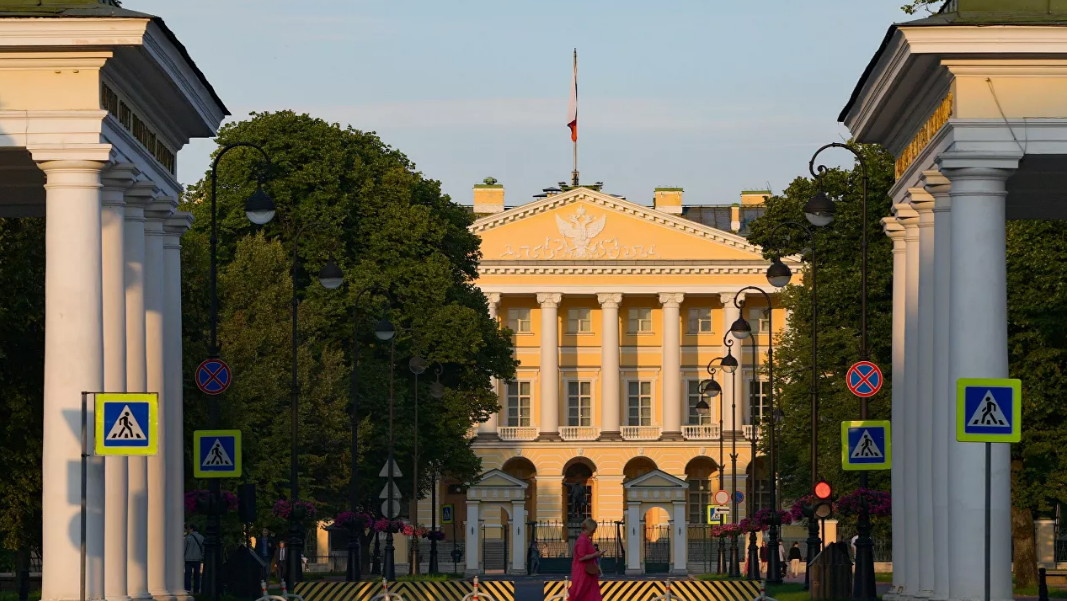 В Петербурге уволили двоих вице-губернаторов
