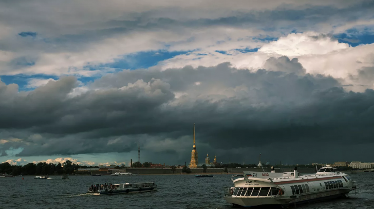 В Петербурге закроют дамбу из-за угрозы наводнения