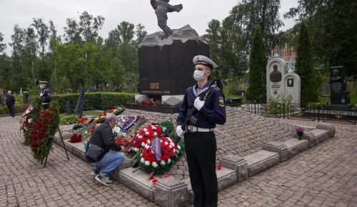 В Санкт-Петербурге почтили память погибших моряков АПЛ «Курск»