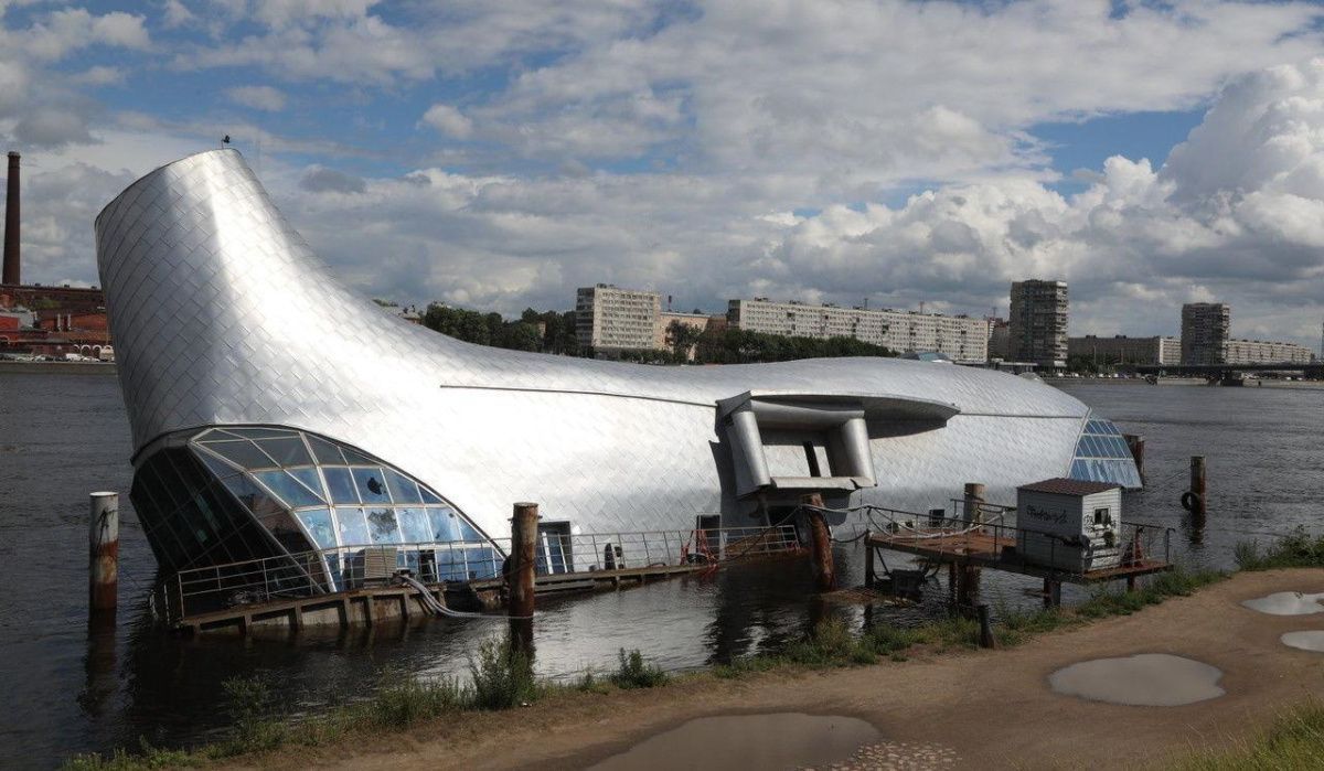 В 38 миллионов оценили подъем ресторана «Серебряный кит» из Невы
