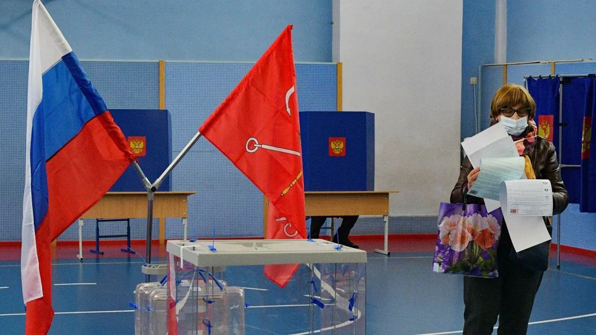 Видео вброса бюллетеней на избирательных участках Санкт-Петербурга оказалось фейковым