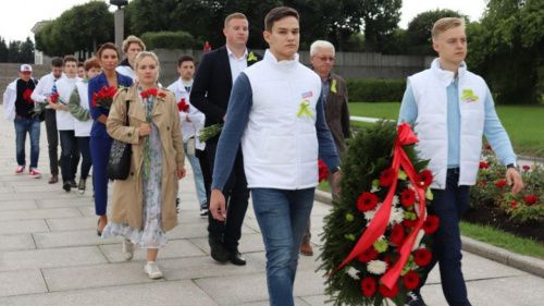  В Петербурге почтили память героев Отечества