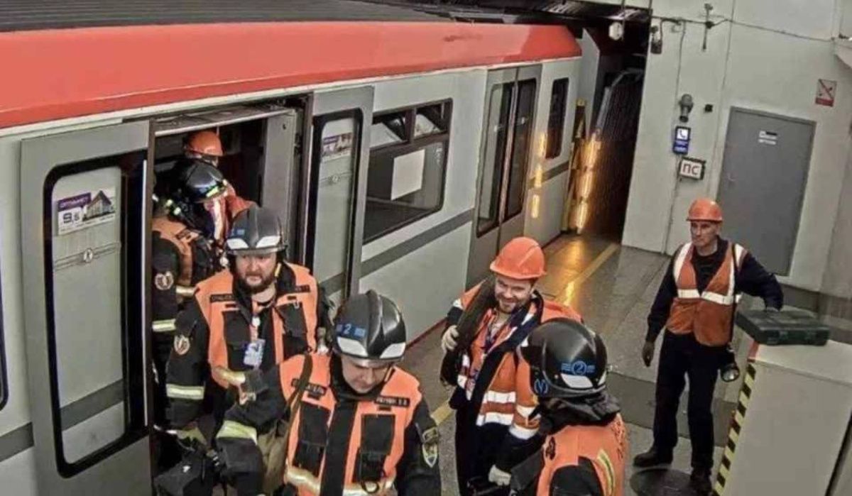 Названа причина коллапса в петербургском метро утром 31 августа
