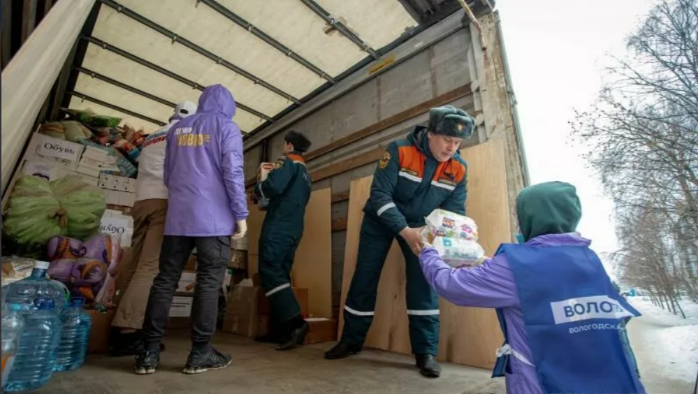 Петербургские школьники соберут гуманитарную помощь для беженцев из ДНР и ЛНР