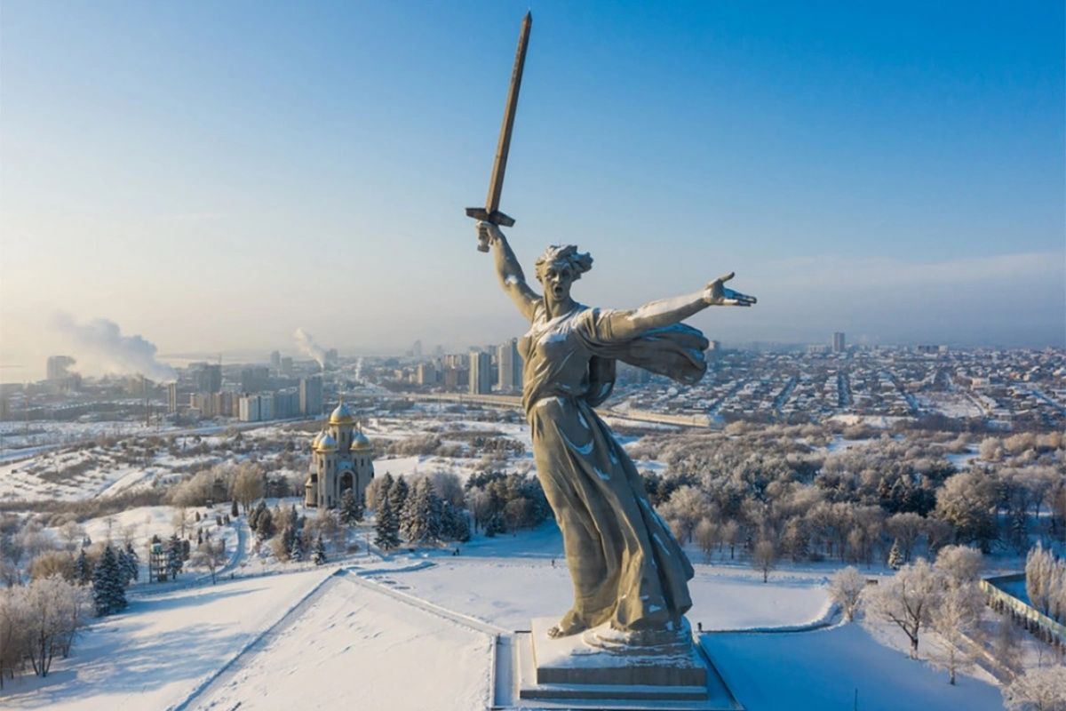 Суд наказал петербурженку за издевательский пост о скульптуре  "Родина-мать"