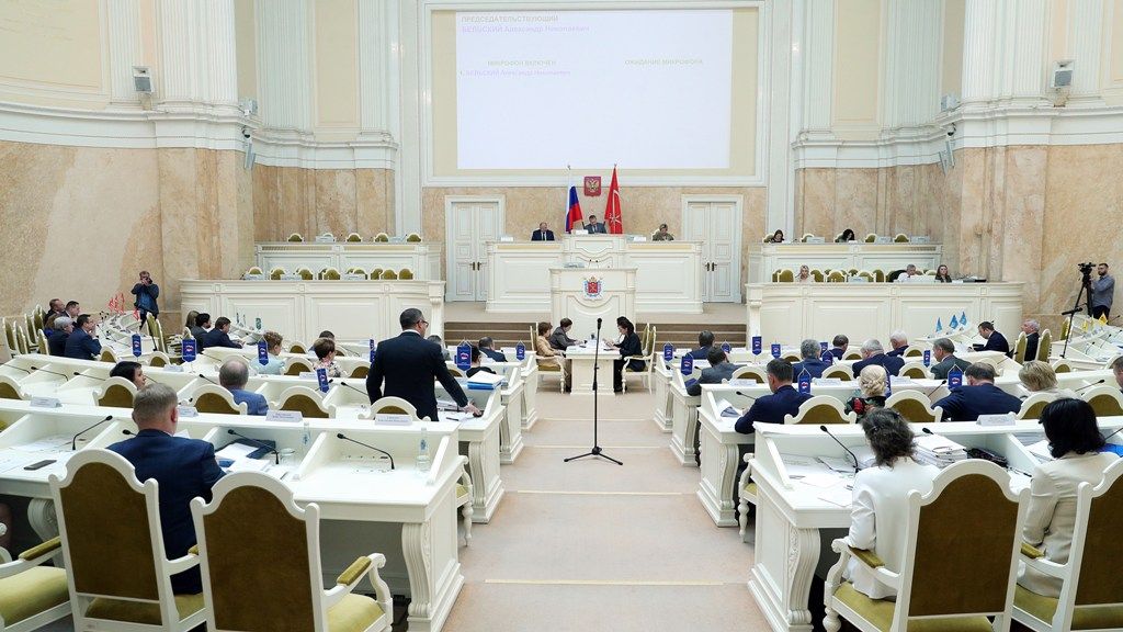 Жители Петербурга не увидели веских причин для увеличения зарплаты Беглова 