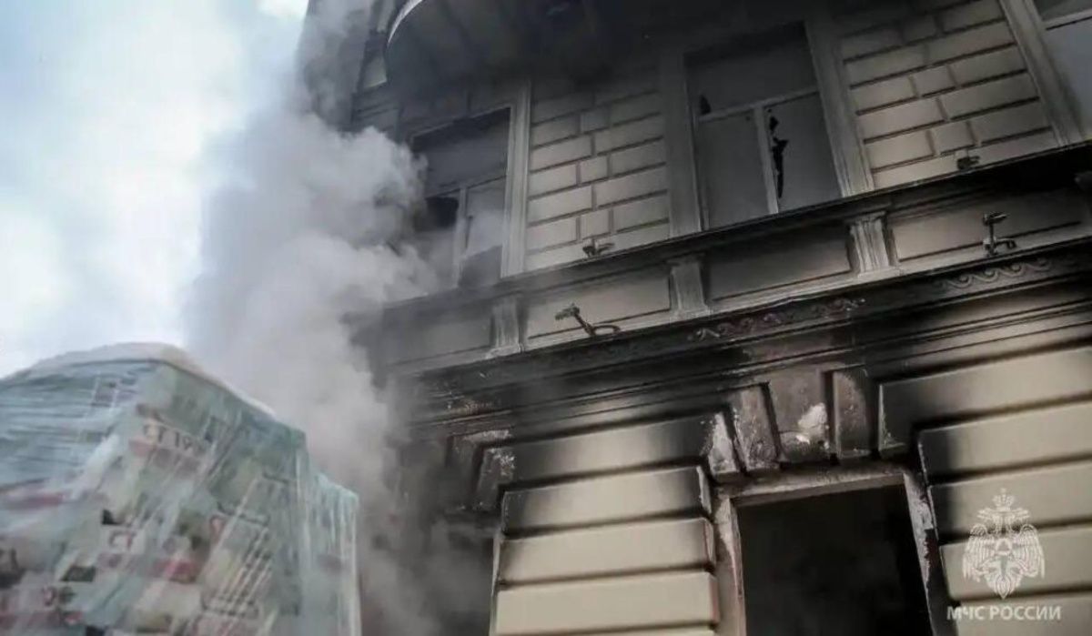 МЧС потребовалось более пяти часов, чтобы ликвидировать пожар в Петербургской консерватории