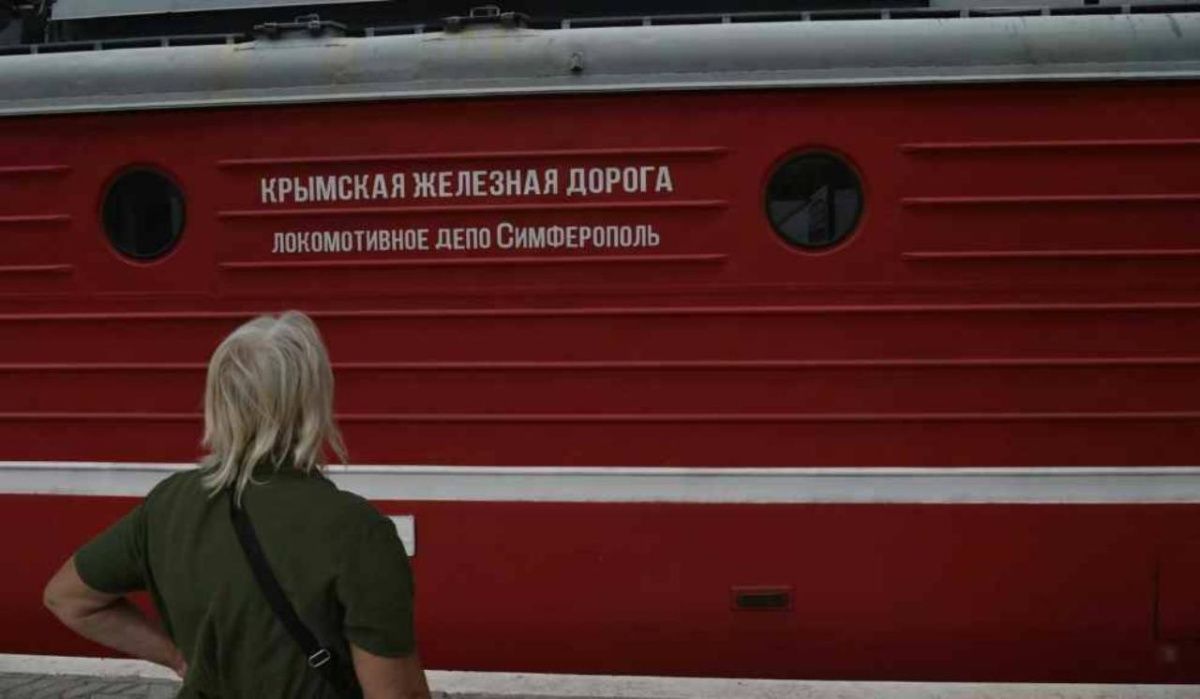 Два поезда из Петербурга в Крым задерживаются