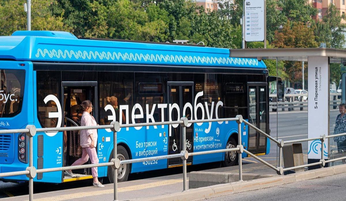 В Санкт-Петербурге вышел на линию новый электробус 