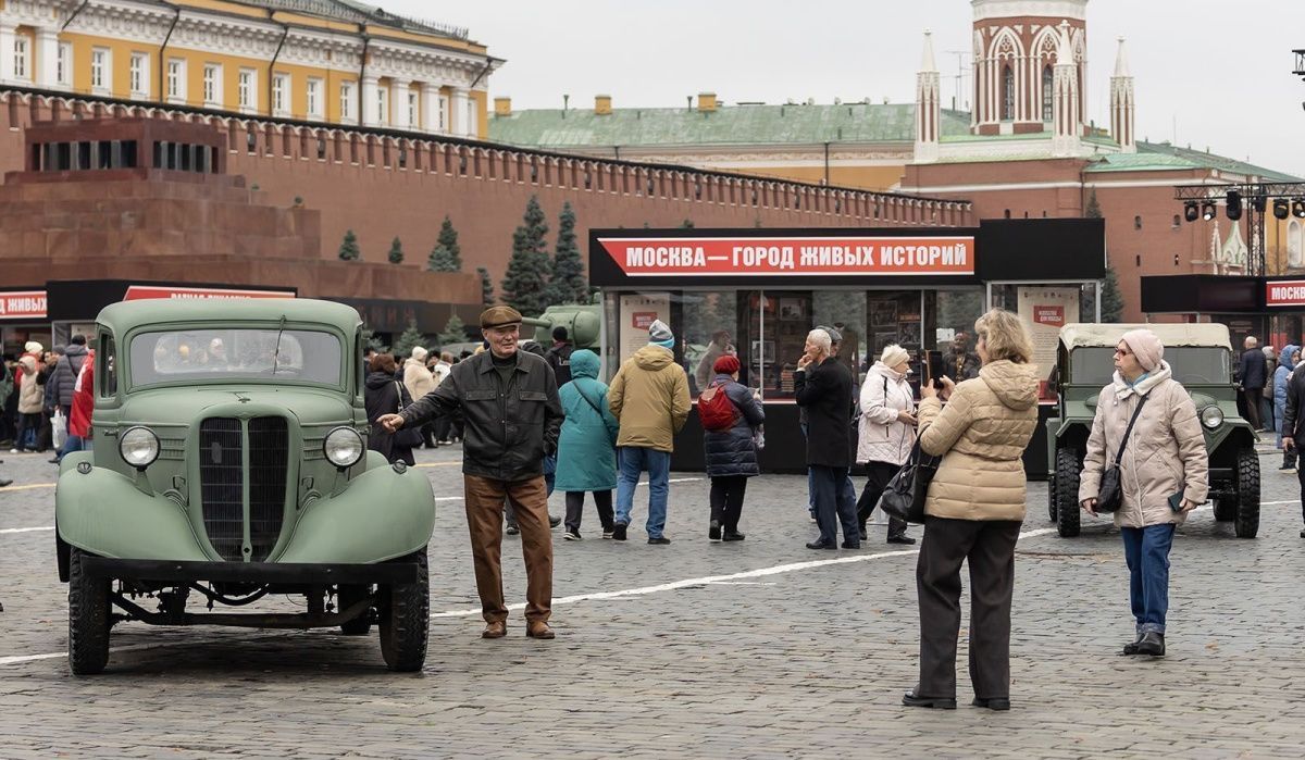 На Красной площади открылся музей под открытым небом &quot;Город живых историй&quot;