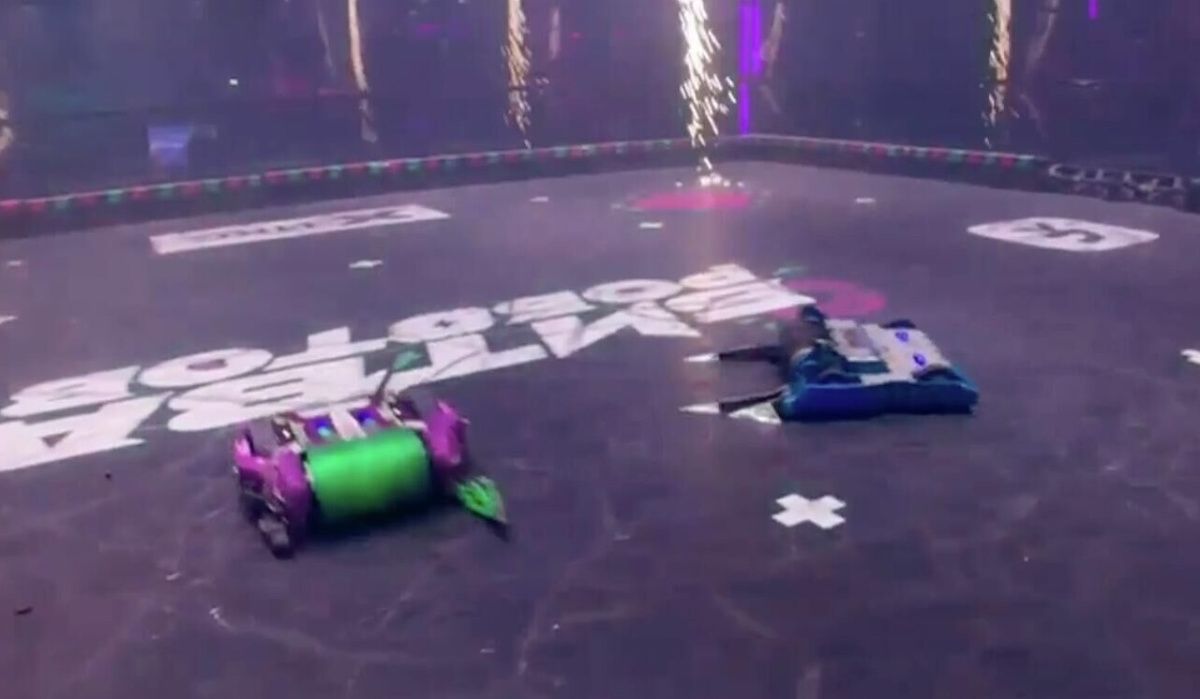 Команды из Петербурга и Фрязино победили в соревновании "Битва роботов"