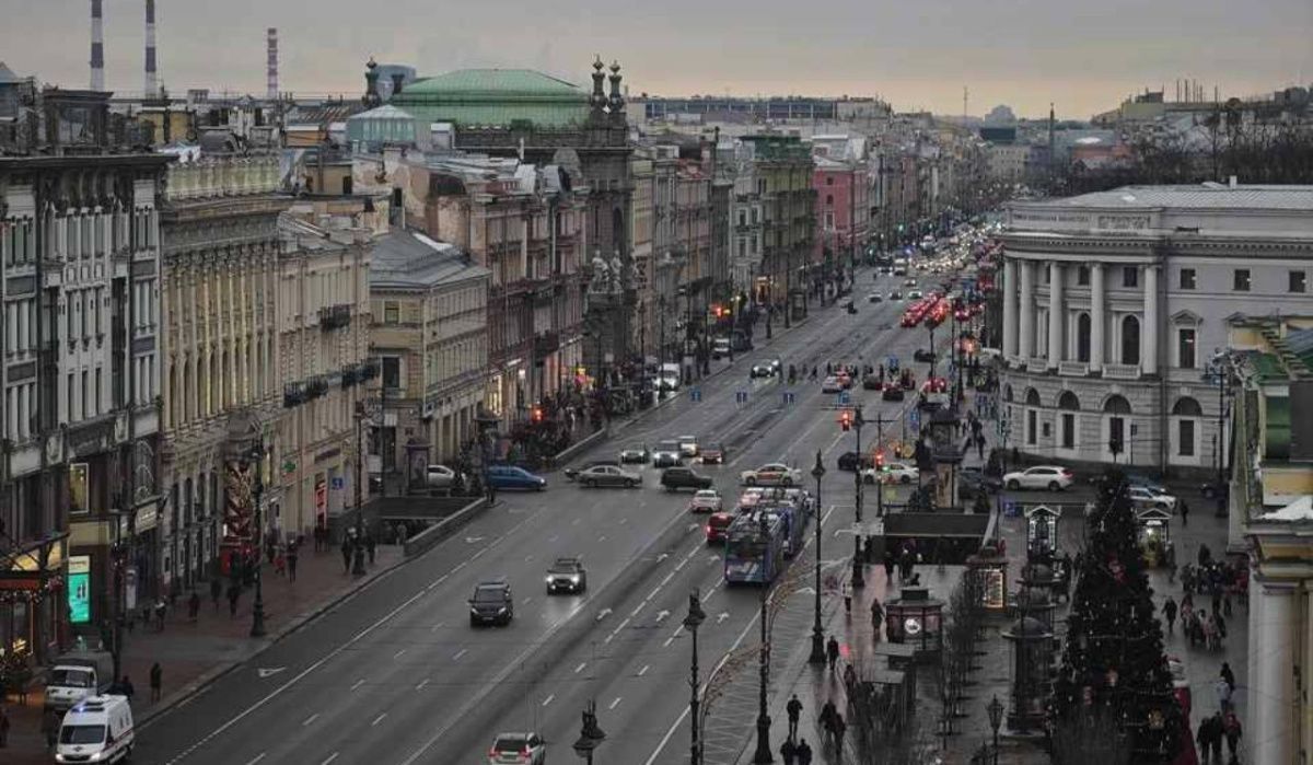 В Санкт-Петербурге продается самая дорогая "сталинка" в России за 1,1 млрд рублей