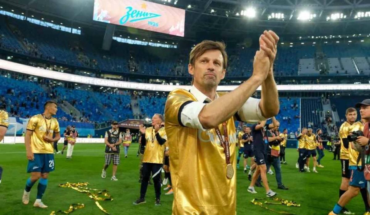 «Зенит» отметит юбилей тренера кексами для болельщиков