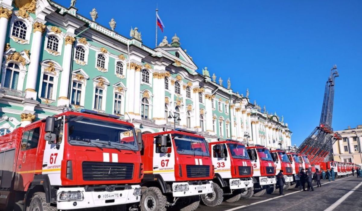 Петербургским пожарным передали 39 единиц новой техники