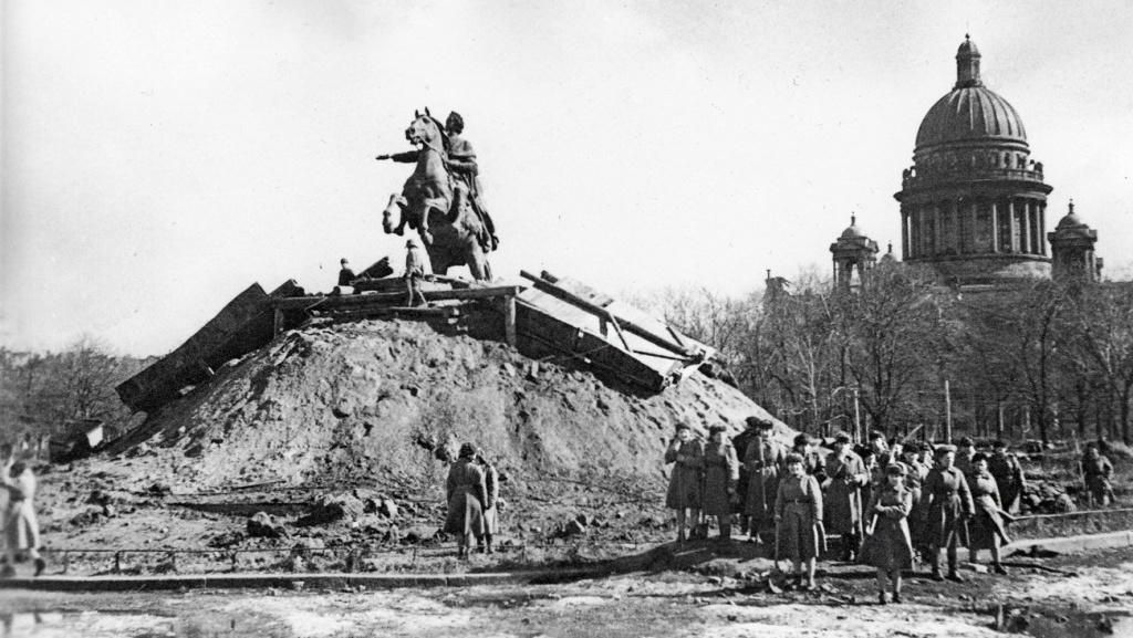 Открылась уникальная выставка о спасении исторических артефактов Ленинграда в период ВОВ
