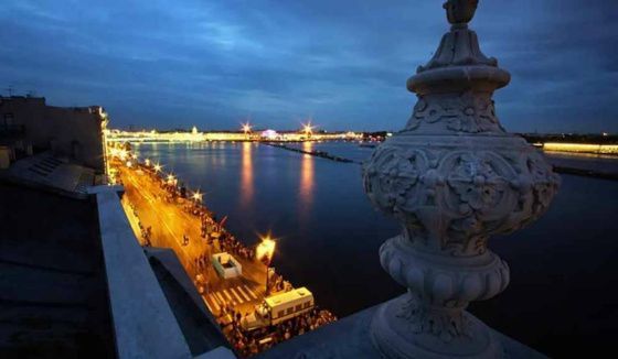 Водный театр впервые покажет представление на выпускном празднике в Петербурге