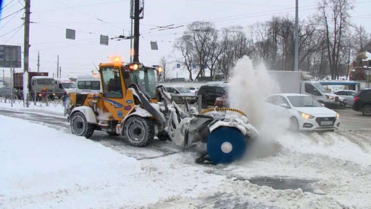 Петербургские коммунальщики не справились с последствиями легкого снегопада
