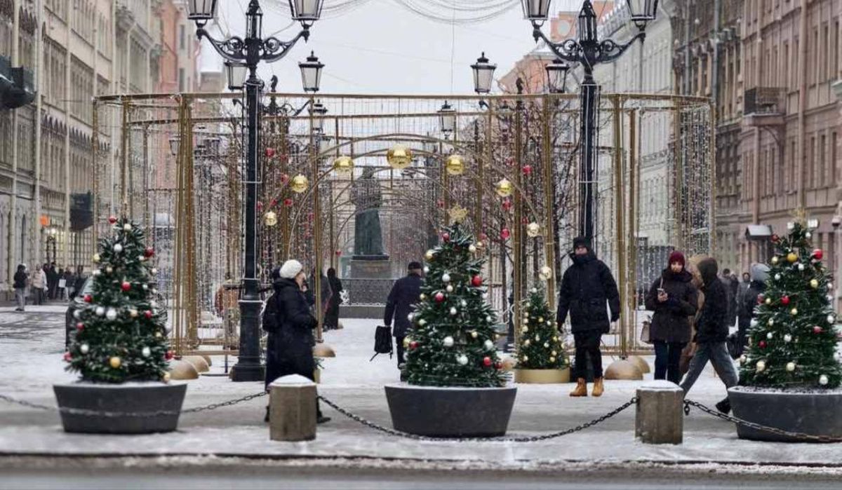 Петербуржцев ожидает морозный и солнечный день