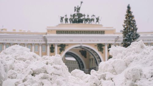 Плохая уборка снега помешала проведению заседания Колпинского районного суда Петербурга
