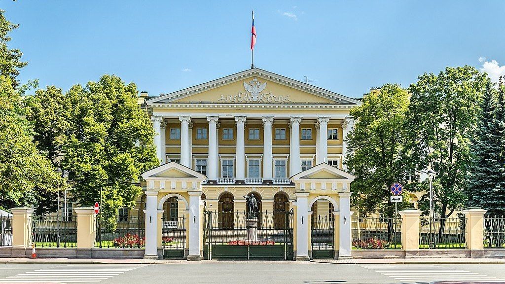 Что не соблюдают в Петербурге – в День Конституции вспомним о допущенных чиновниках нарушениях 