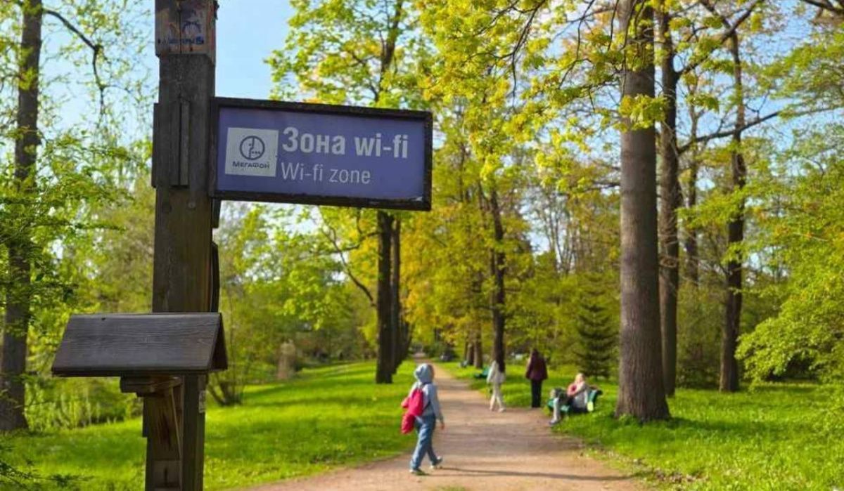 В Петербурге на открытых пространствах установят бесплатные точки Wi-Fi