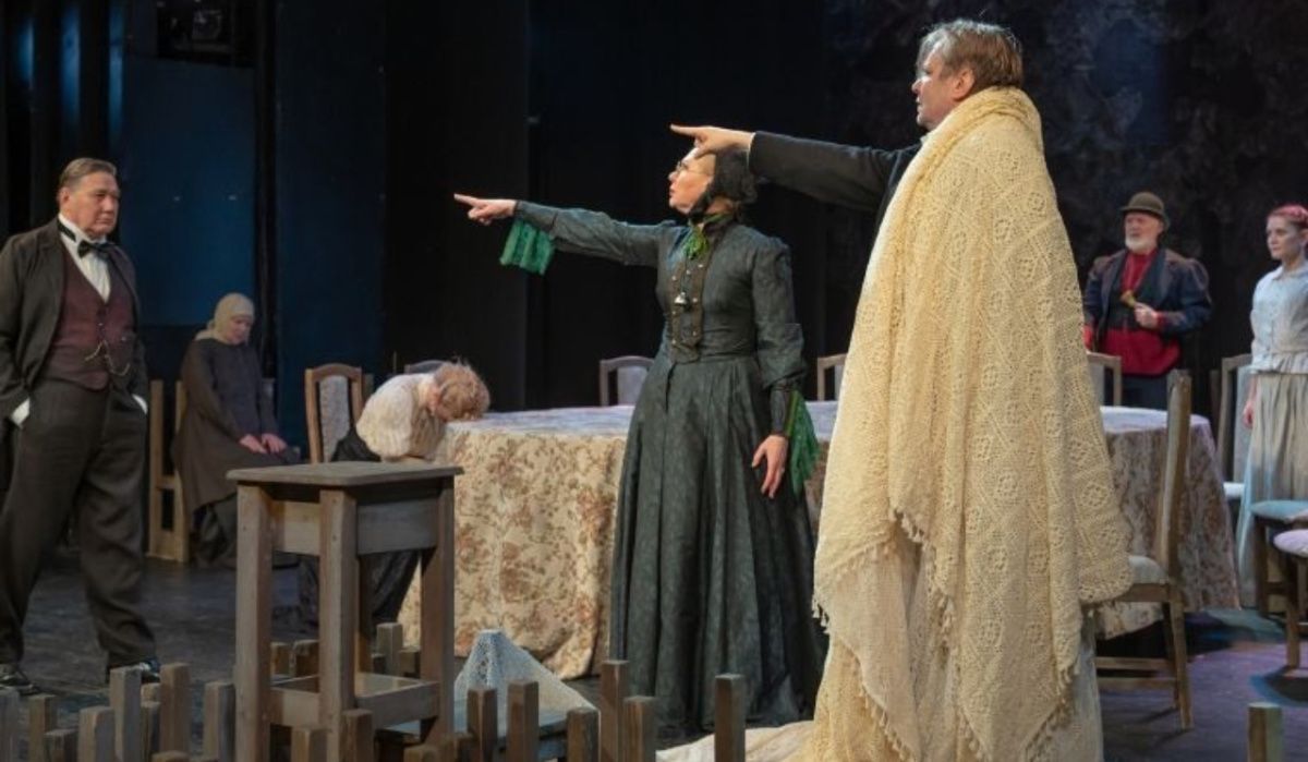 Петербургский Театр на Васильевском покажет в Омске спектакли «Дядя Ваня» и «Мещане»