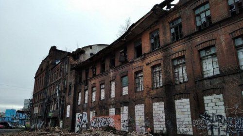 В Питере обрушилась крыша бывшего завода «Красный треугольник»