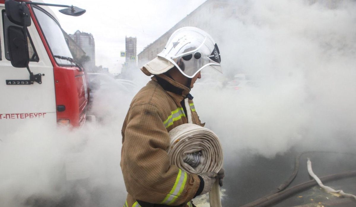 На Лесном проспекте в Санкт-Петербурге загорелся вагон электрички
