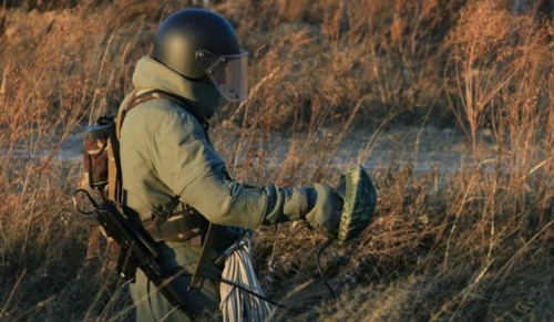 В Ленинградской области саперы отработали минирование танкоопасных направлений