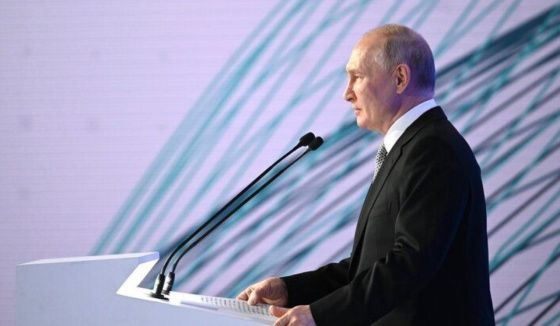 Президент России приедет в Петербург на форум