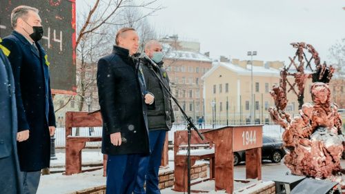 «Обгадил траурное событие»: жители Петербурга недовольны действиями Беглова во время памятной церемонии