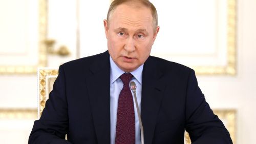 Путин выступил на 25-м ПМЭФ