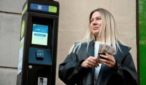В Петербурге начали действовать новые тарифы на платную парковку