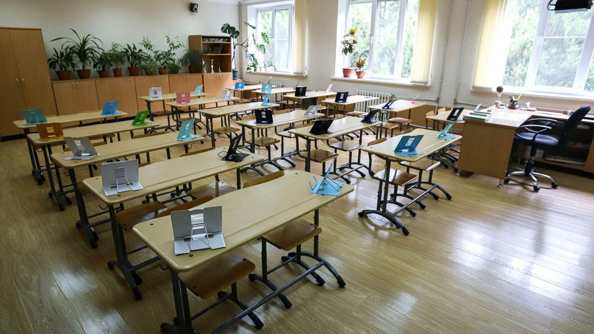 В Петербурге почти 50 школьных классов отправили на дистанционное обучение