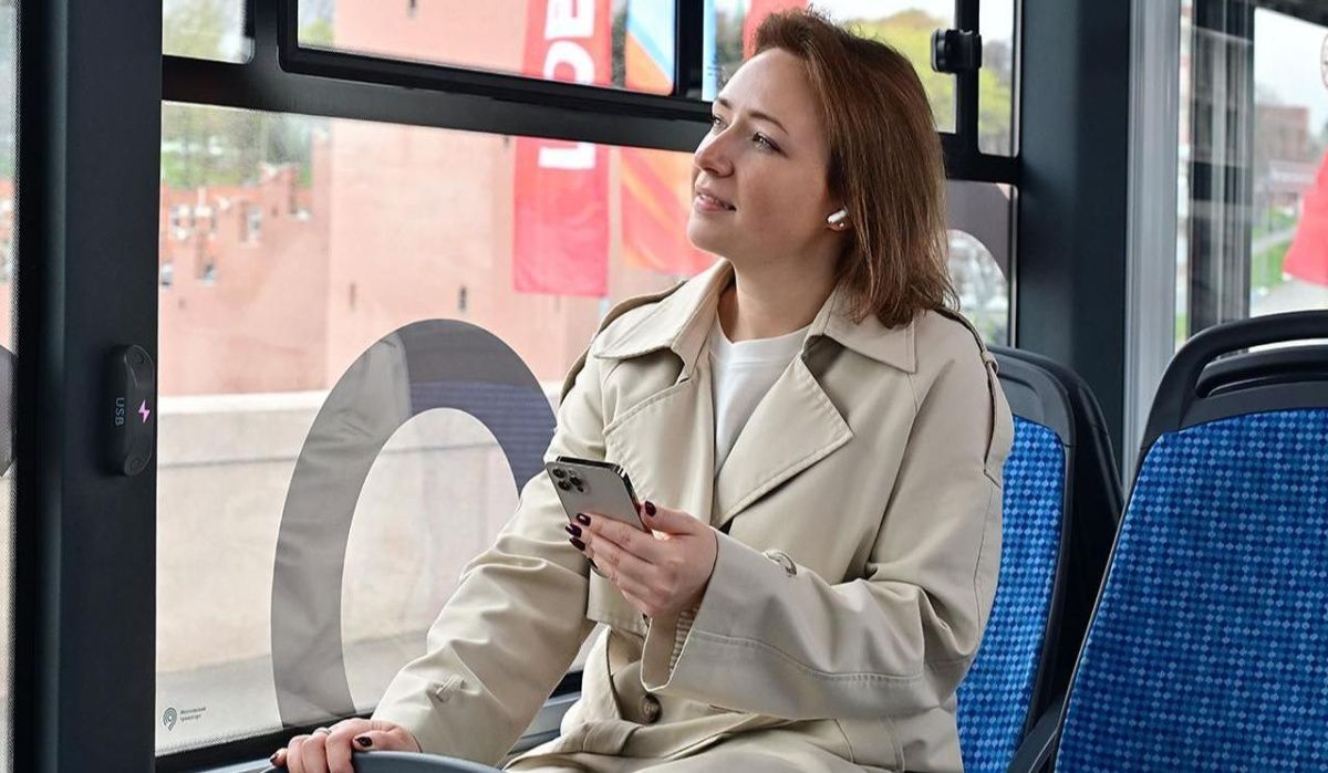 В День Ленобласти между Петербургом и Ивангородом запустят дополнительные автобусы