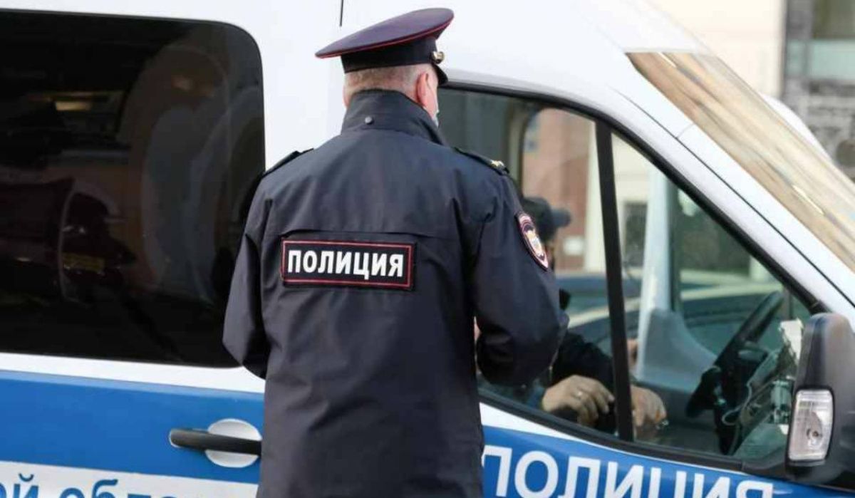 Порядок в новогоднюю ночь в Петербурге обеспечат 3000 полицейских