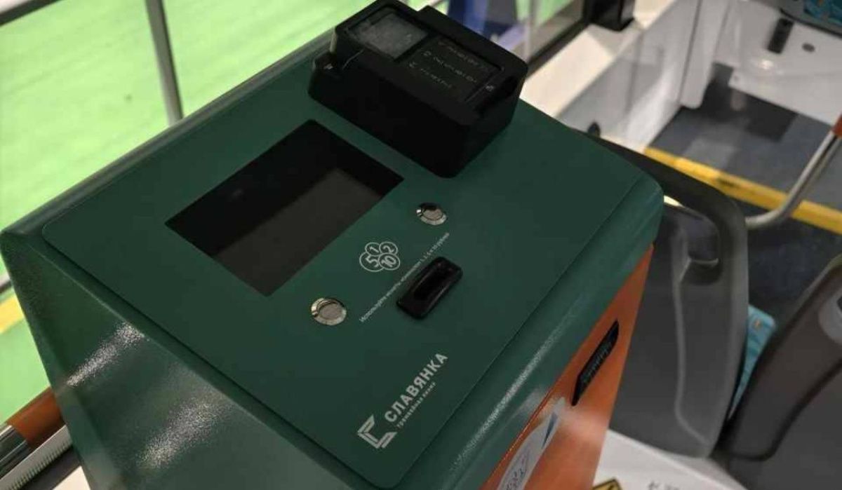 Трамвай "Славянка" начал курсировать по югу Санкт-Петербурга