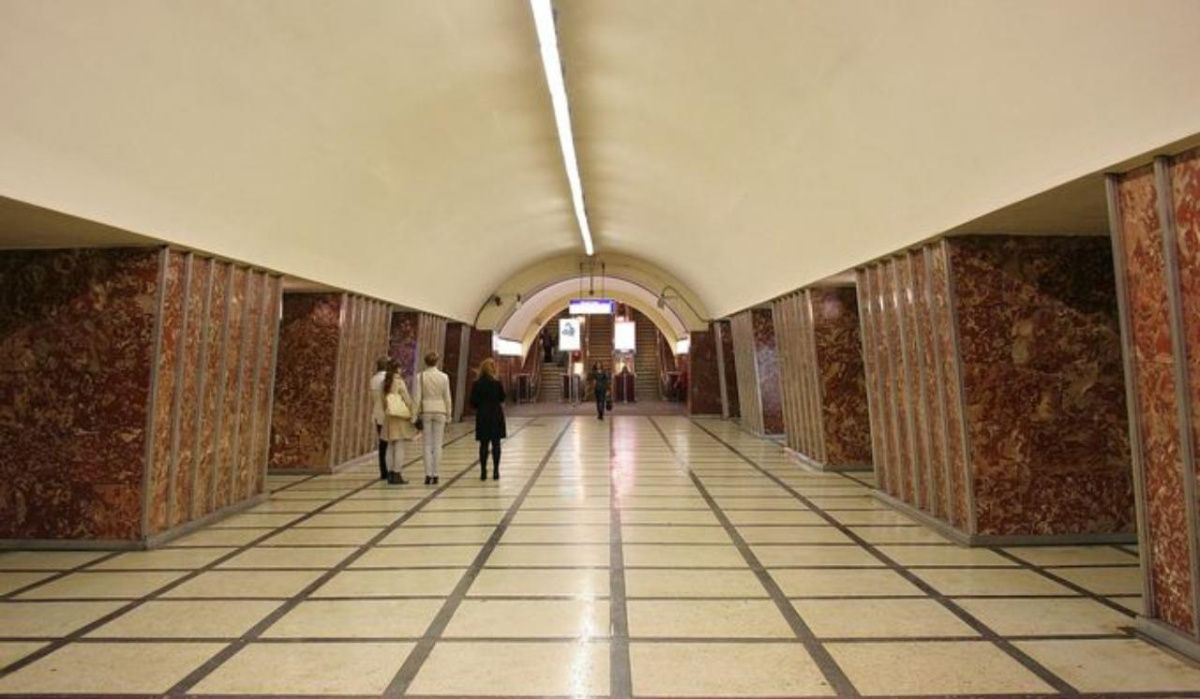 В Петербурге станцию метро «Московские ворота» будут закрывать по утрам и вечерам в течение двух месяцев