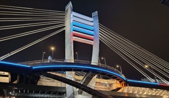 В честь 8 марта три моста в Петербурге окрасят в цвета флага России