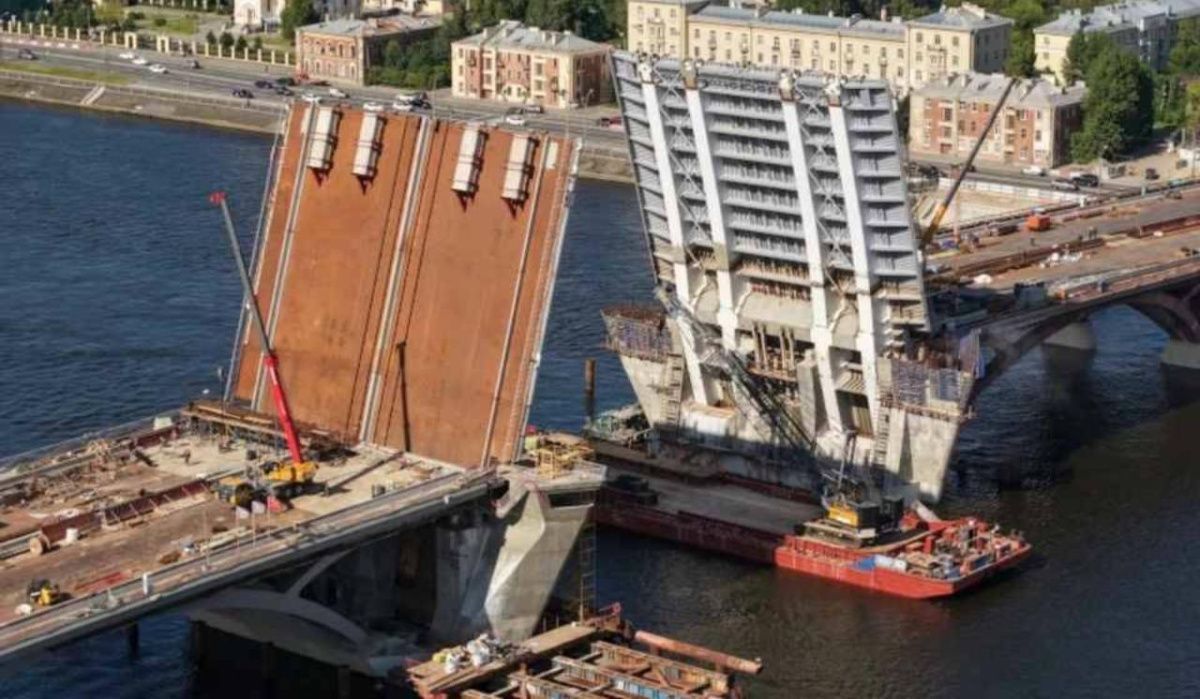 На Большом Смоленском мосту установили 80% разводного оборудования