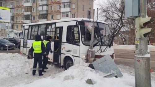 Количество пострадавших в ДТП в Свердловской области увеличилось почти в два раза