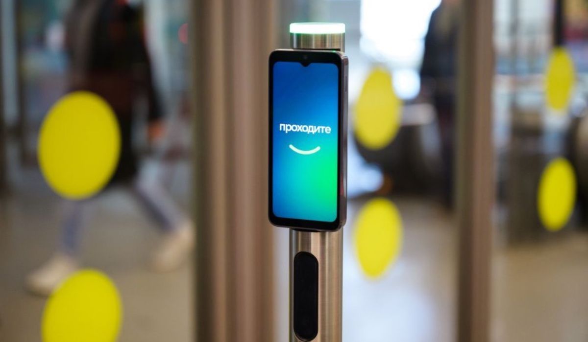 Биометрическая оплата заработала на всех станциях петербургского метро