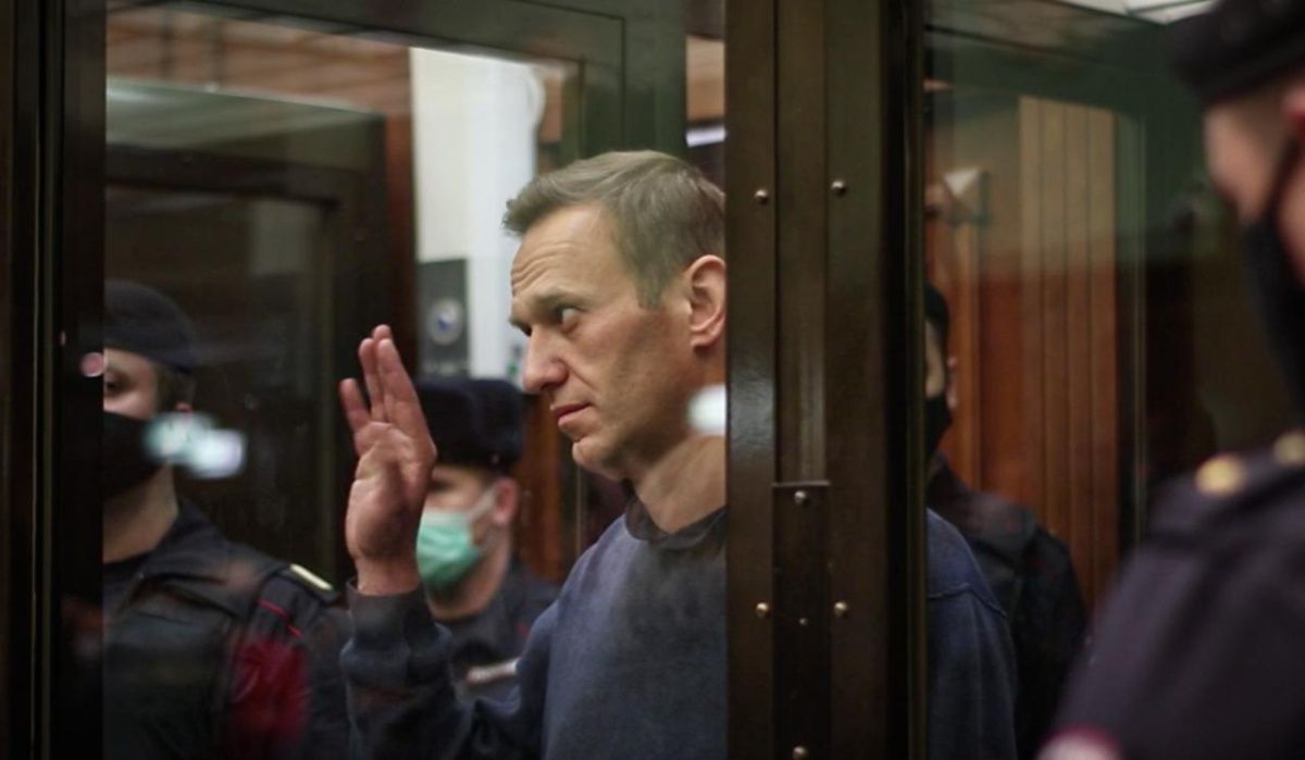 Пригожин заявил, что Навальный* уже наказан по полной программе после новости об иске Дерипаски к блогеру