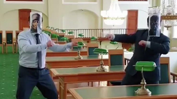 Причину драки в петербургской библиотеке объяснили в шуточном ролике