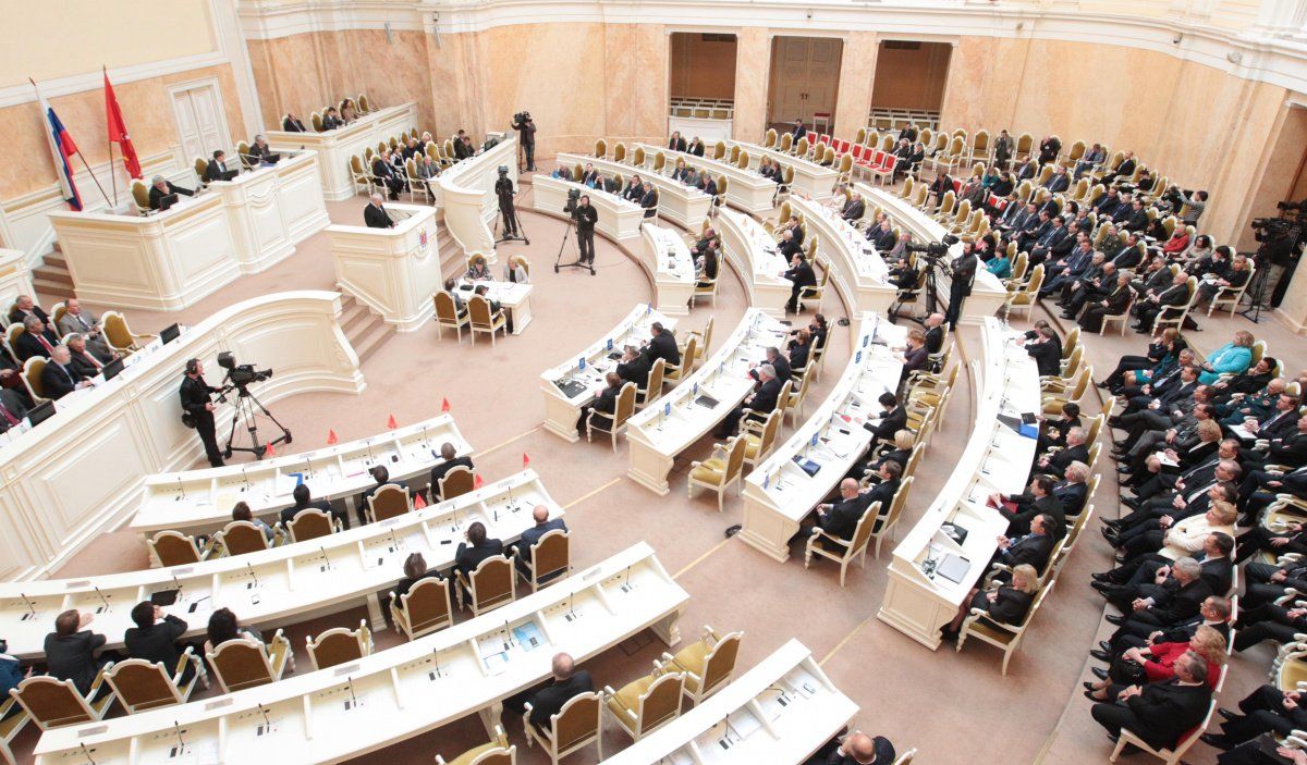 «ЗакС уже живет по своим правилам»: Пригожин оценил работу петербургского парламента
