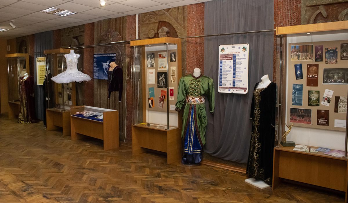 В Донецком краеведческом музее открылась выставка &quot;Волшебный мир театра&quot;