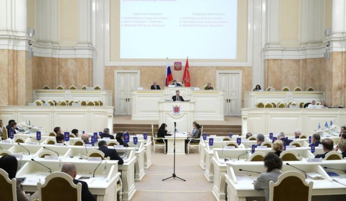 Депутат ЗакСа Петербурга Далматов написал заявление о сложении полномочий