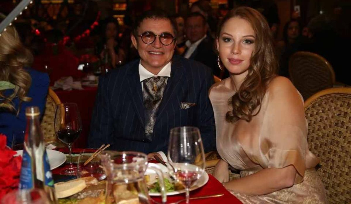 Дибровы официально развелись